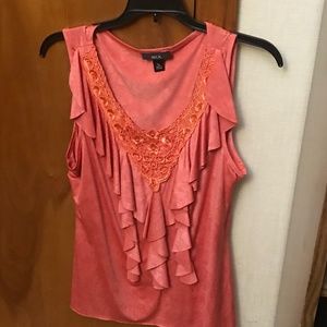 Sleeveless woman’s top